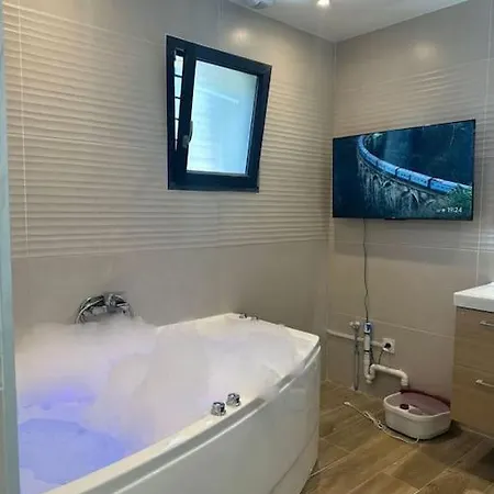 Piscine Jacuzzi Montpellier Villa